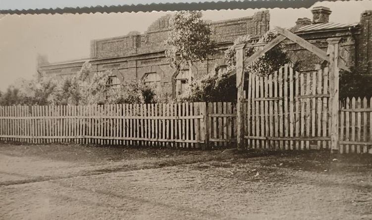  В 1913 году в центре села построено каменное здание с двумя классными помещениями